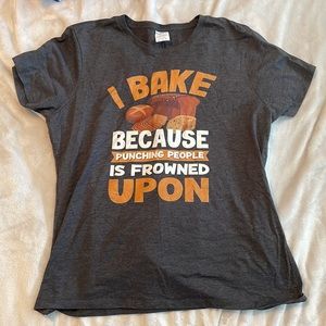 Baking novelty t-shirt, women’s fit, size XL, EUC